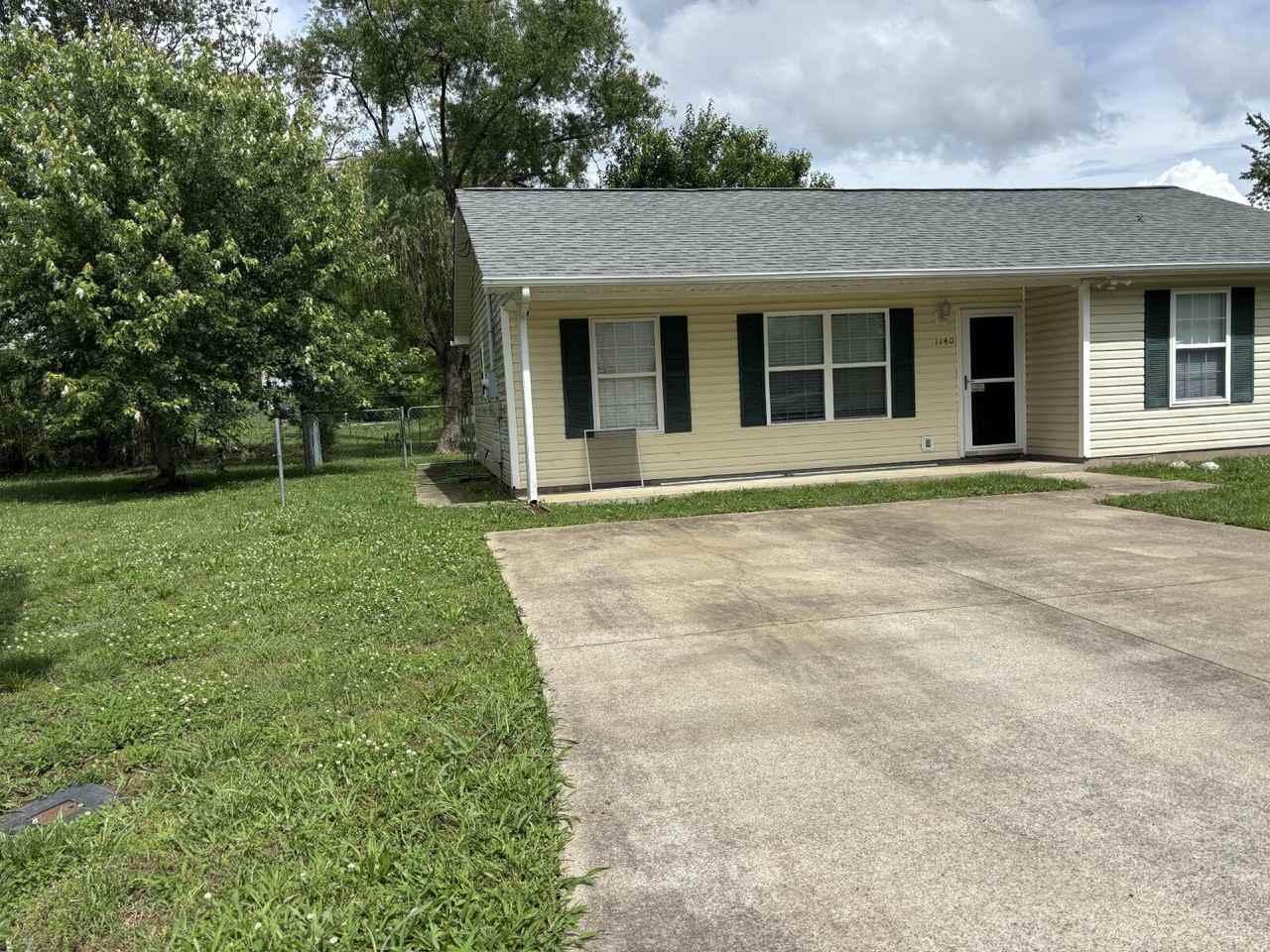 1140 Timothy Ave - Photo 4 of 25