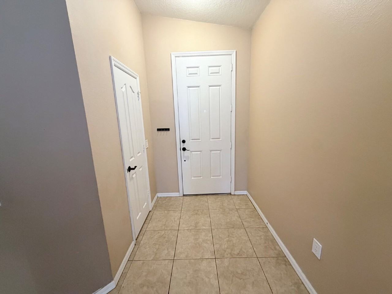 3227 Ogden Dr - Photo 2 of 23
