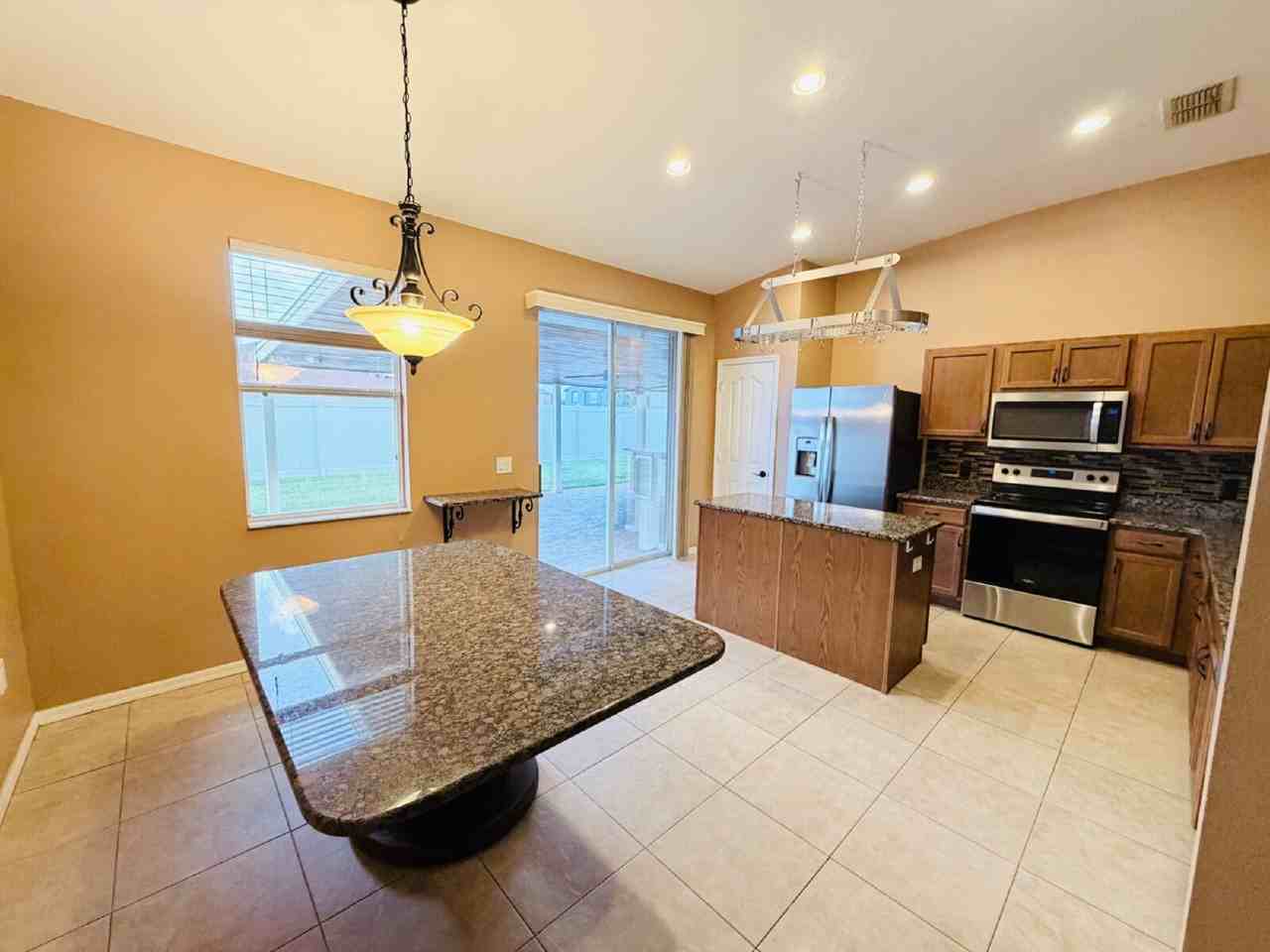 3227 Ogden Dr - Photo 5 of 23