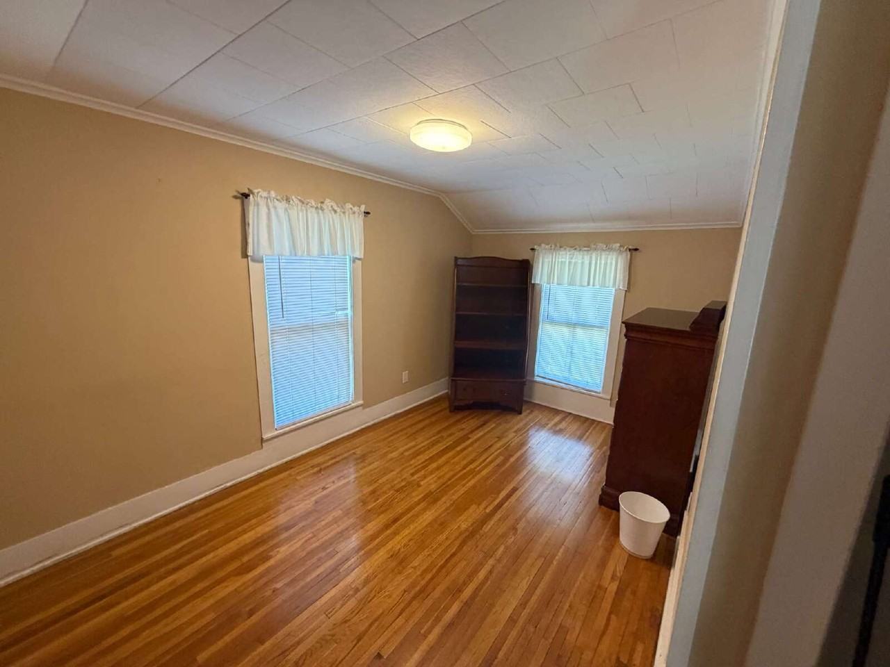 39 W Main St - Photo 3 of 9