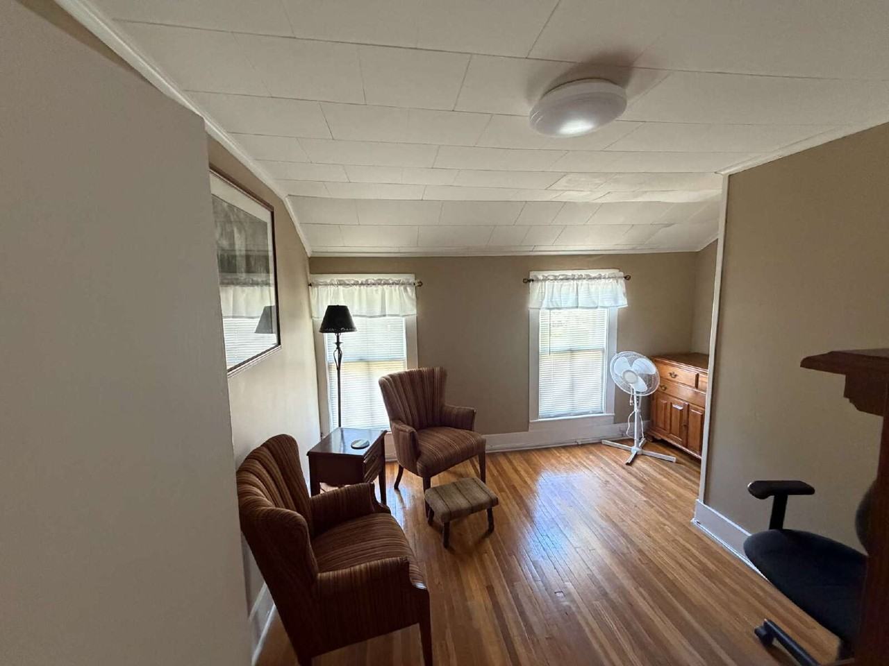 39 W Main St - Photo 6 of 9