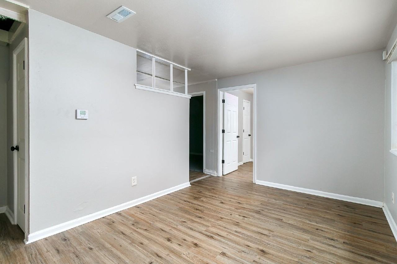 10348 Earl Dr - Photo 6 of 19