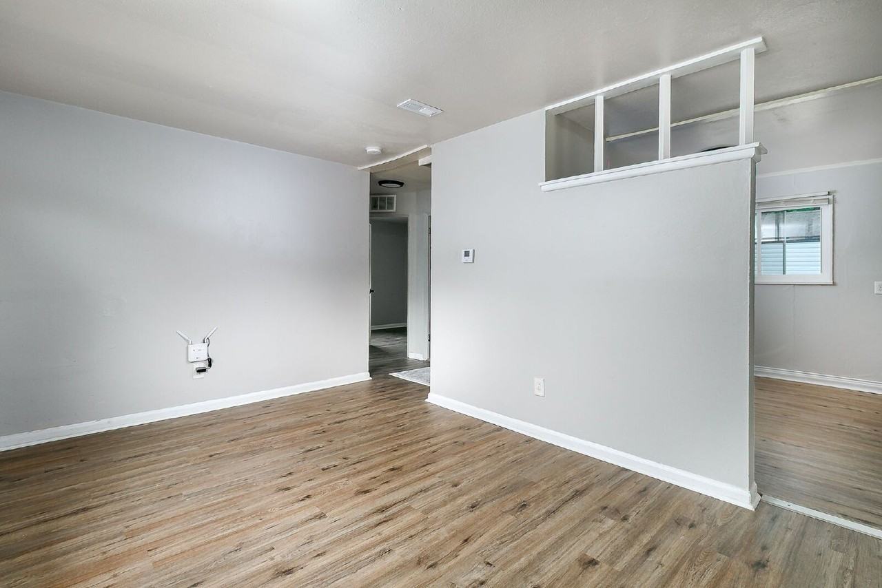 10348 Earl Dr - Photo 7 of 19