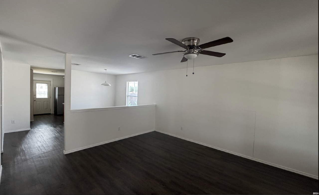 8411 Crinum Lily Dr - Photo 4 of 12