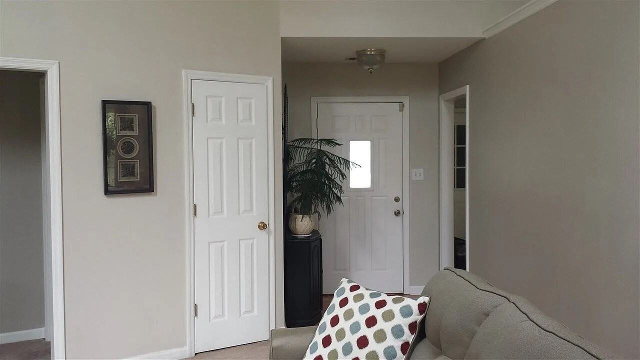 114 Mayfair Cir - Photo 3 of 13