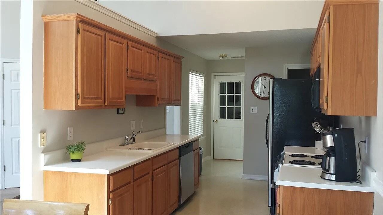 114 Mayfair Cir - Photo 5 of 13