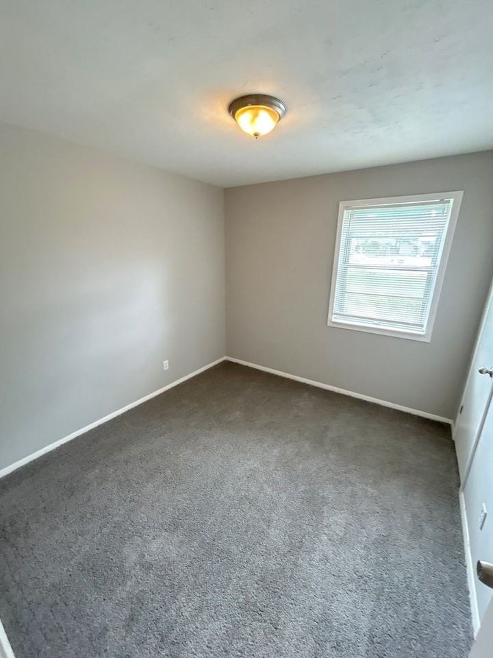 5457 Millbranch Rd - Photo 4 of 13
