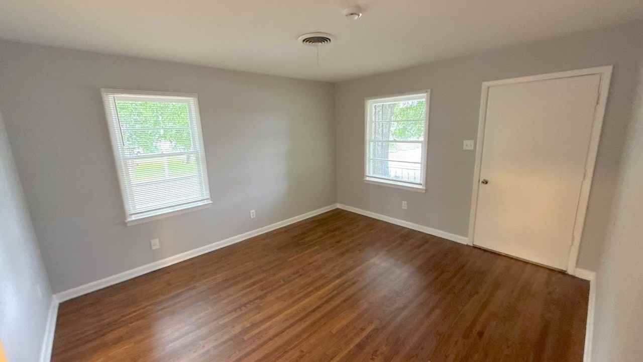 2208 Cassie Ave - Photo 4 of 11