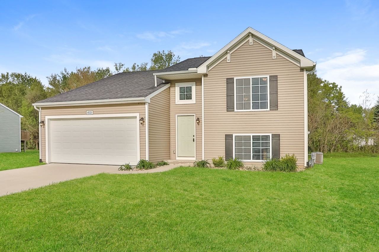 4020 Sumner Dr - Photo 2 of 30