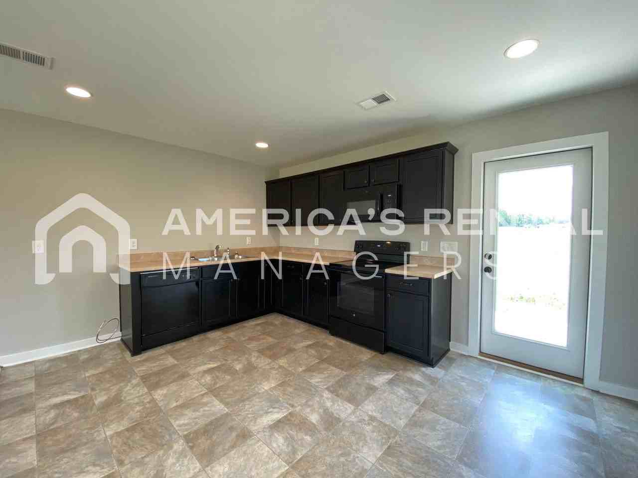 124 Sunlight Cir - Photo 4 of 18