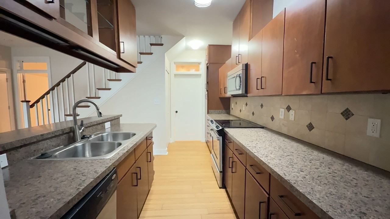 1218 W 26th St - Photo 7 of 21