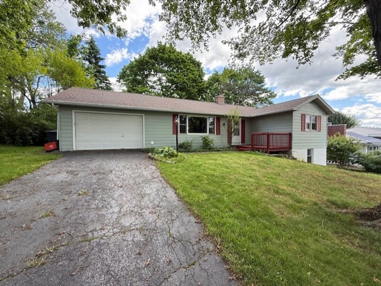 1343 Harris St - Photo 3 of 23