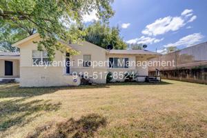 featured image of 6938 E 10th St