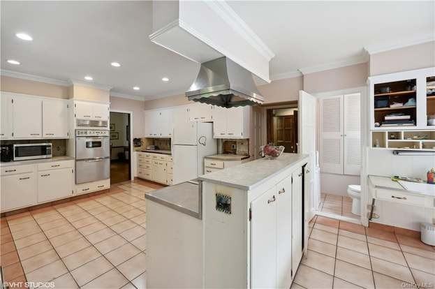 60 Mount Joy Ave #NA - Photo 3 of 22