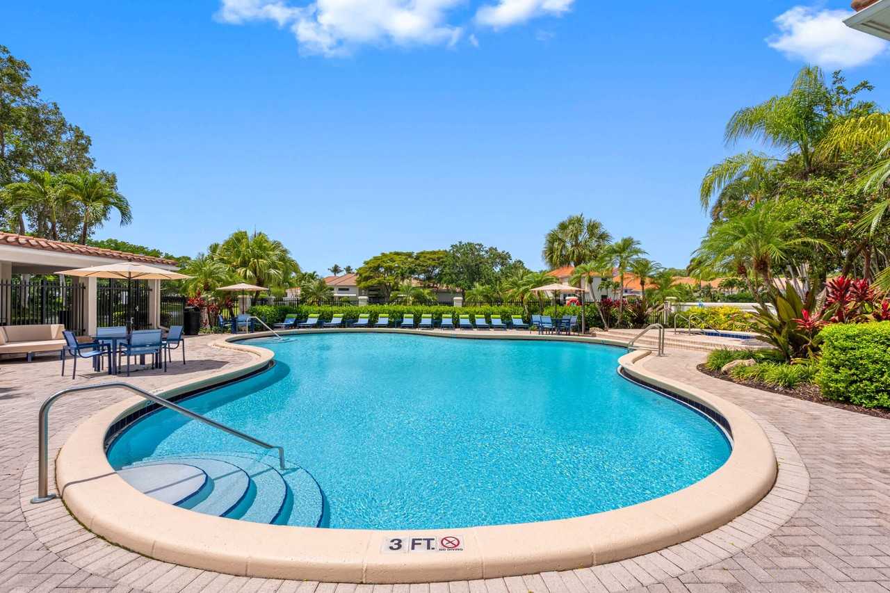Mizner Court - Photo 7 of 55