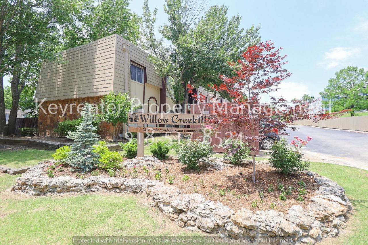 4329 E 68th St #507 - Photo 2 of 17