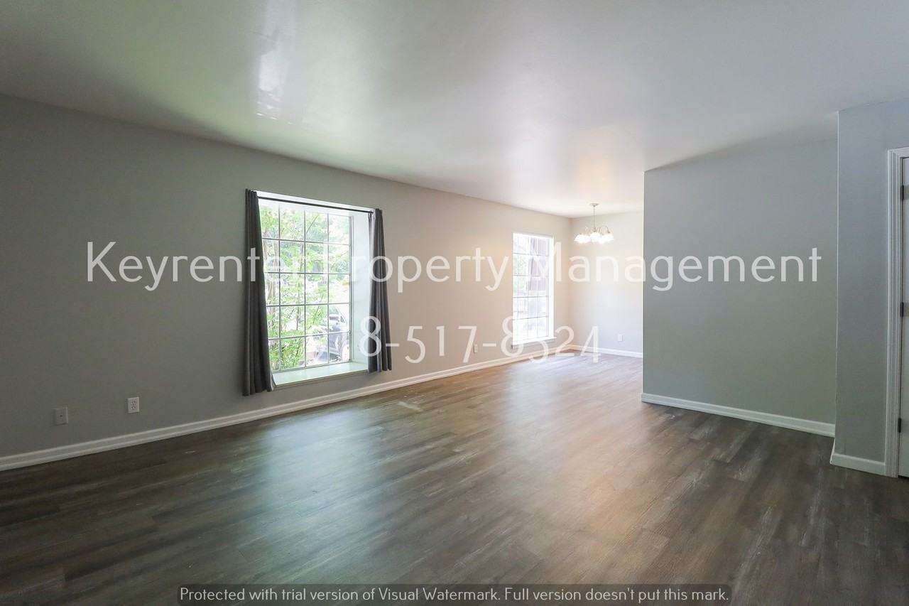 4329 E 68th St #507 - Photo 3 of 17