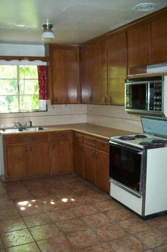 1322 S Cedar St - Photo 7 of 21