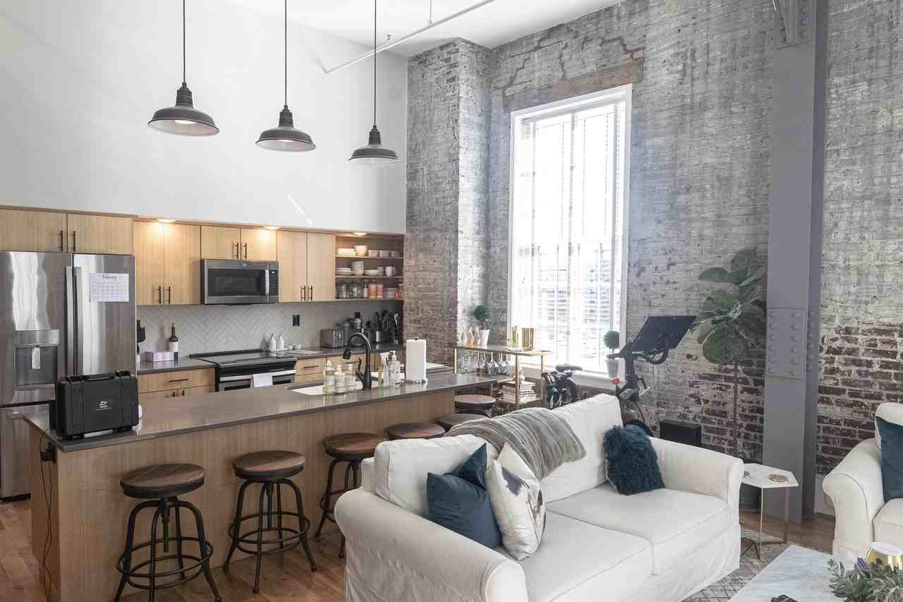 301 State Street - Photo 6 of 10