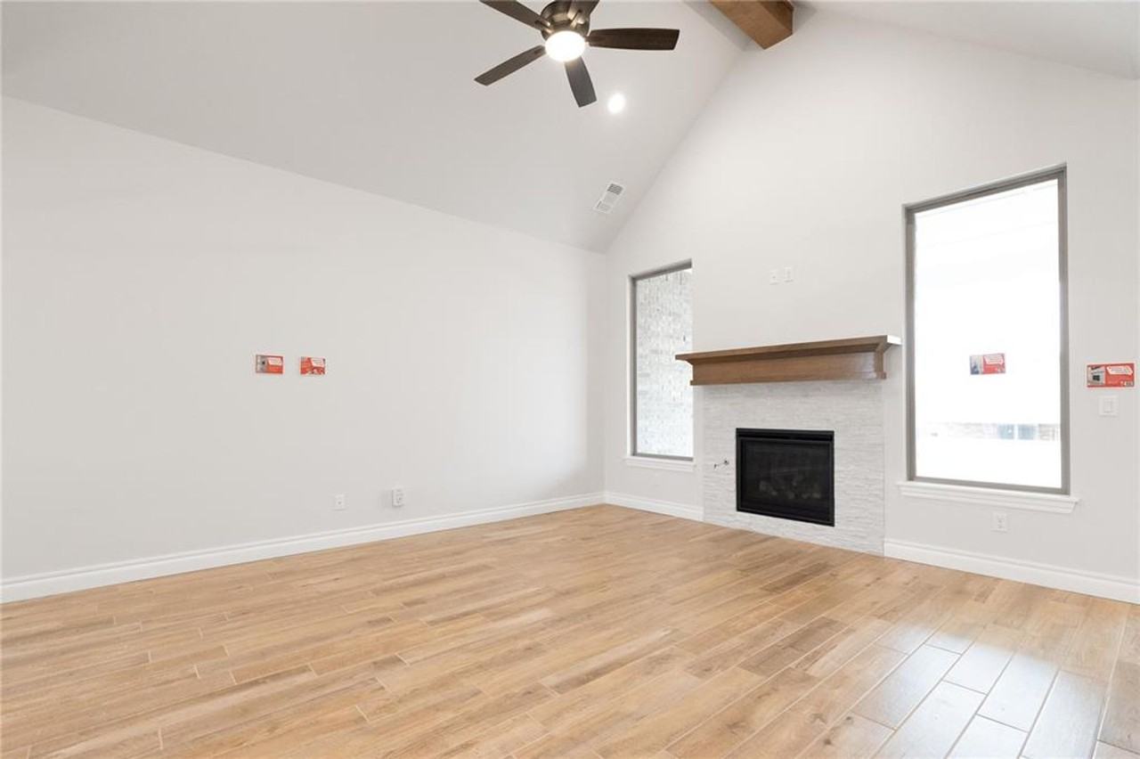 2309 Nw 171st St - Photo 4 of 34