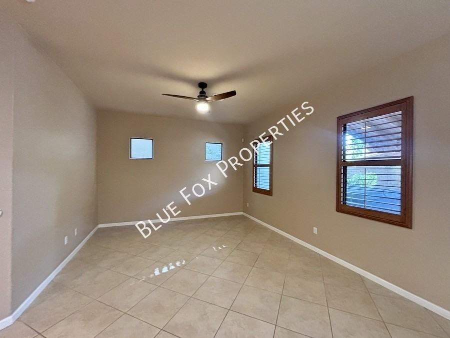 4688 N Belgravia Rd - Photo 4 of 30