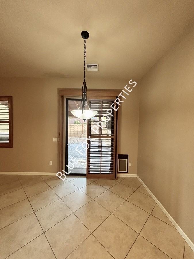 4688 N Belgravia Rd - Photo 7 of 30