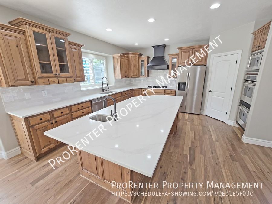 843 Eaglepointe Dr - Photo 5 of 47