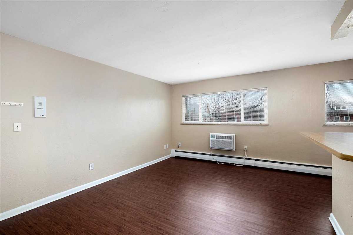 1139 York St #101 - Photo 3 of 8