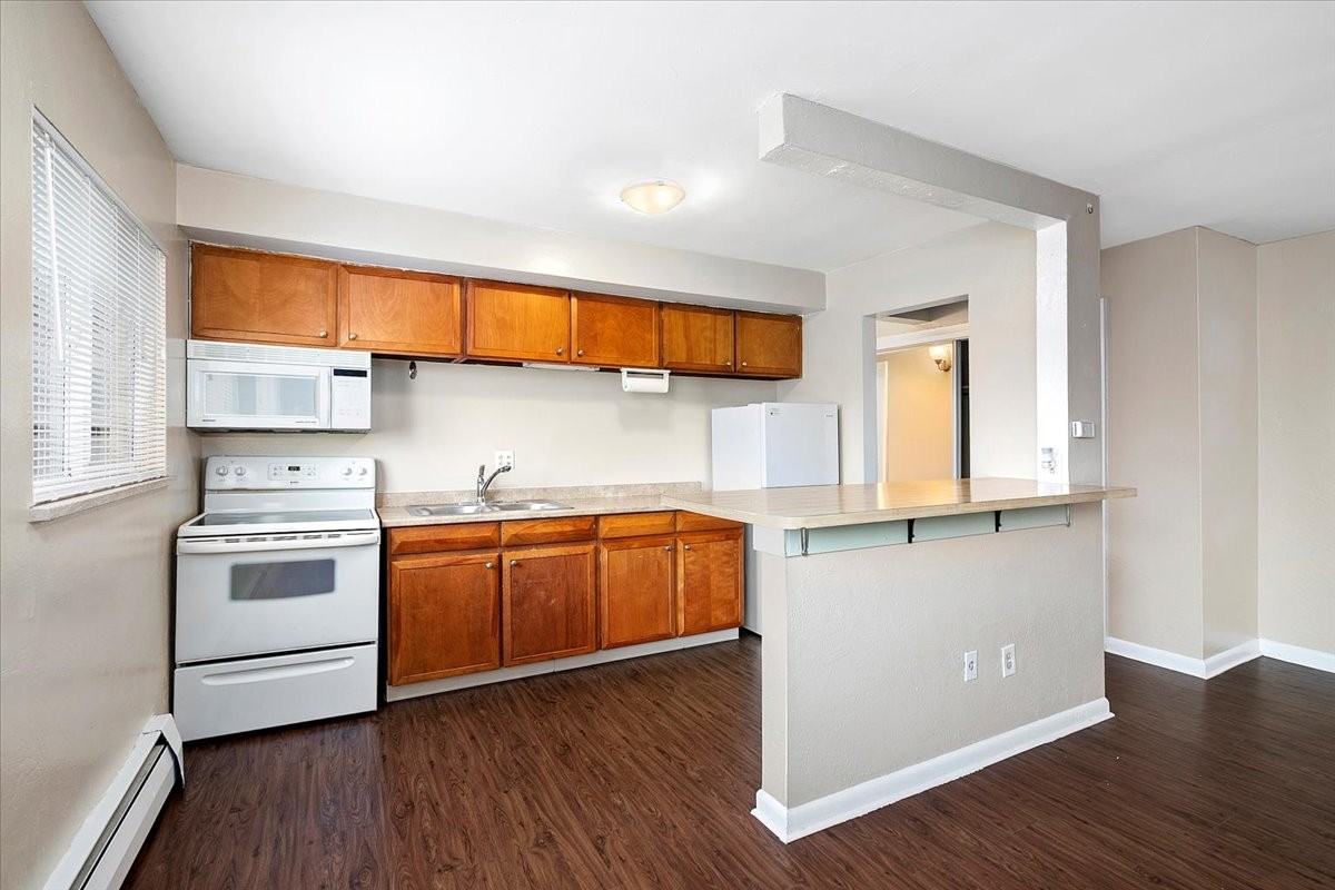 1139 York St #101 - Photo 4 of 8