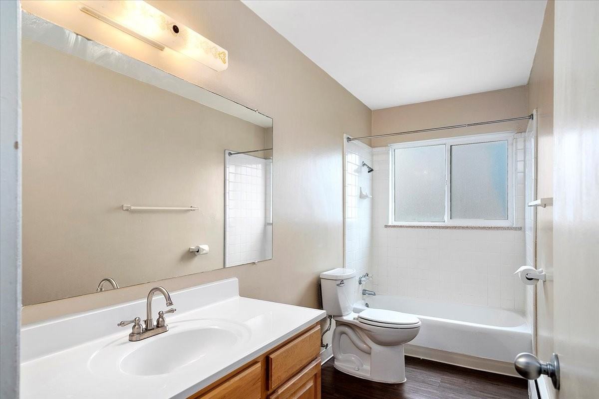 1139 York St #101 - Photo 5 of 8