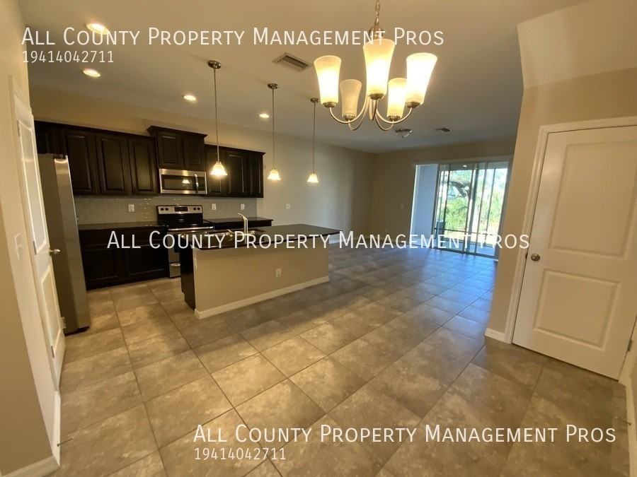4464 Aqua Mirage St - Photo 4 of 28
