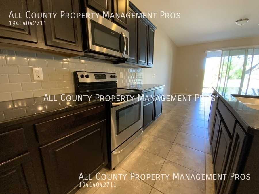 4464 Aqua Mirage St - Photo 5 of 28