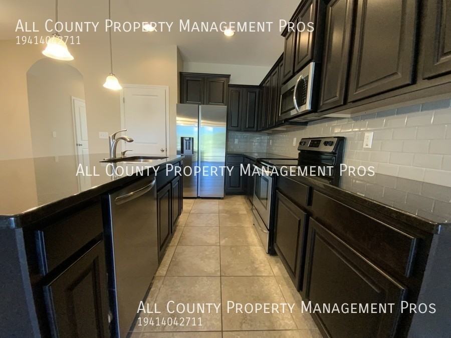 4464 Aqua Mirage St - Photo 6 of 28