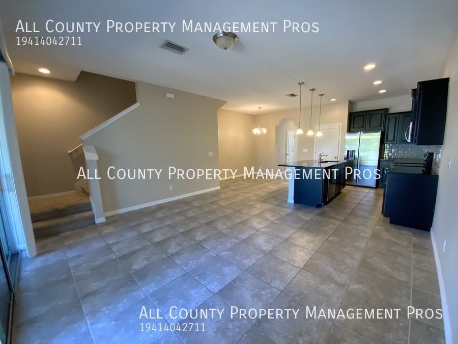 4464 Aqua Mirage St - Photo 7 of 28