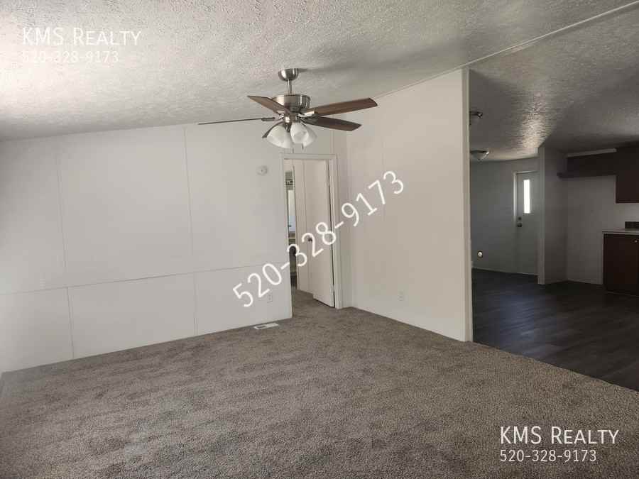 5918 S Del Moral Blvd - Photo 3 of 17