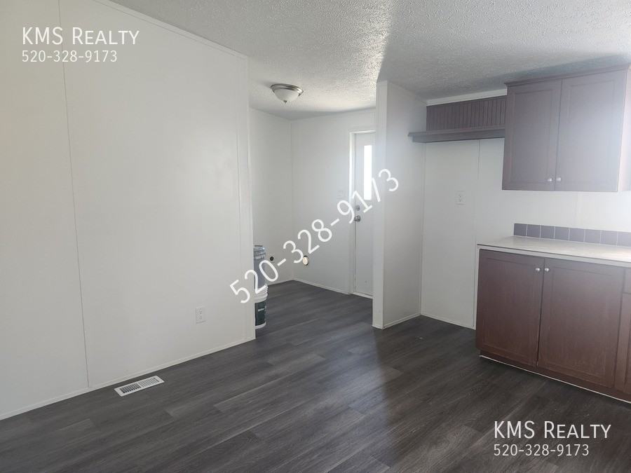 5918 S Del Moral Blvd - Photo 5 of 17