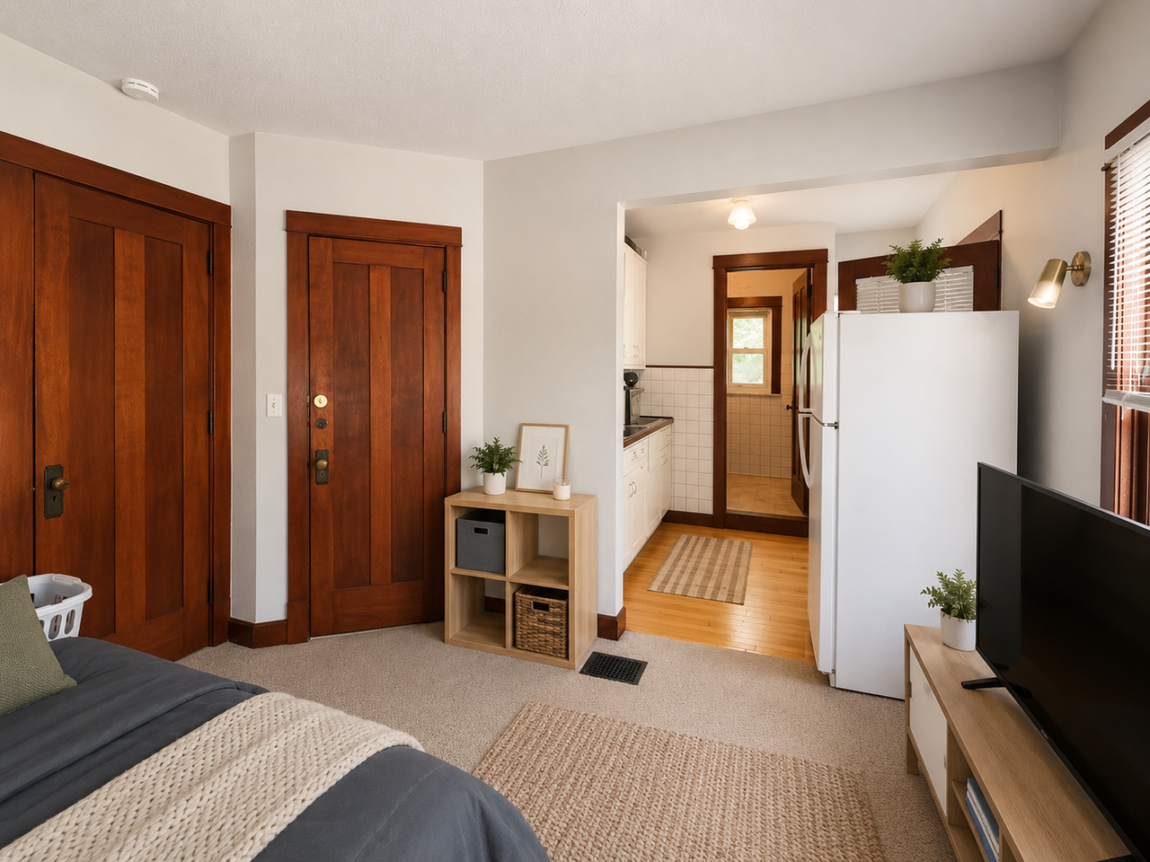 1719 Chadbourne Ave - Photo 2 of 12