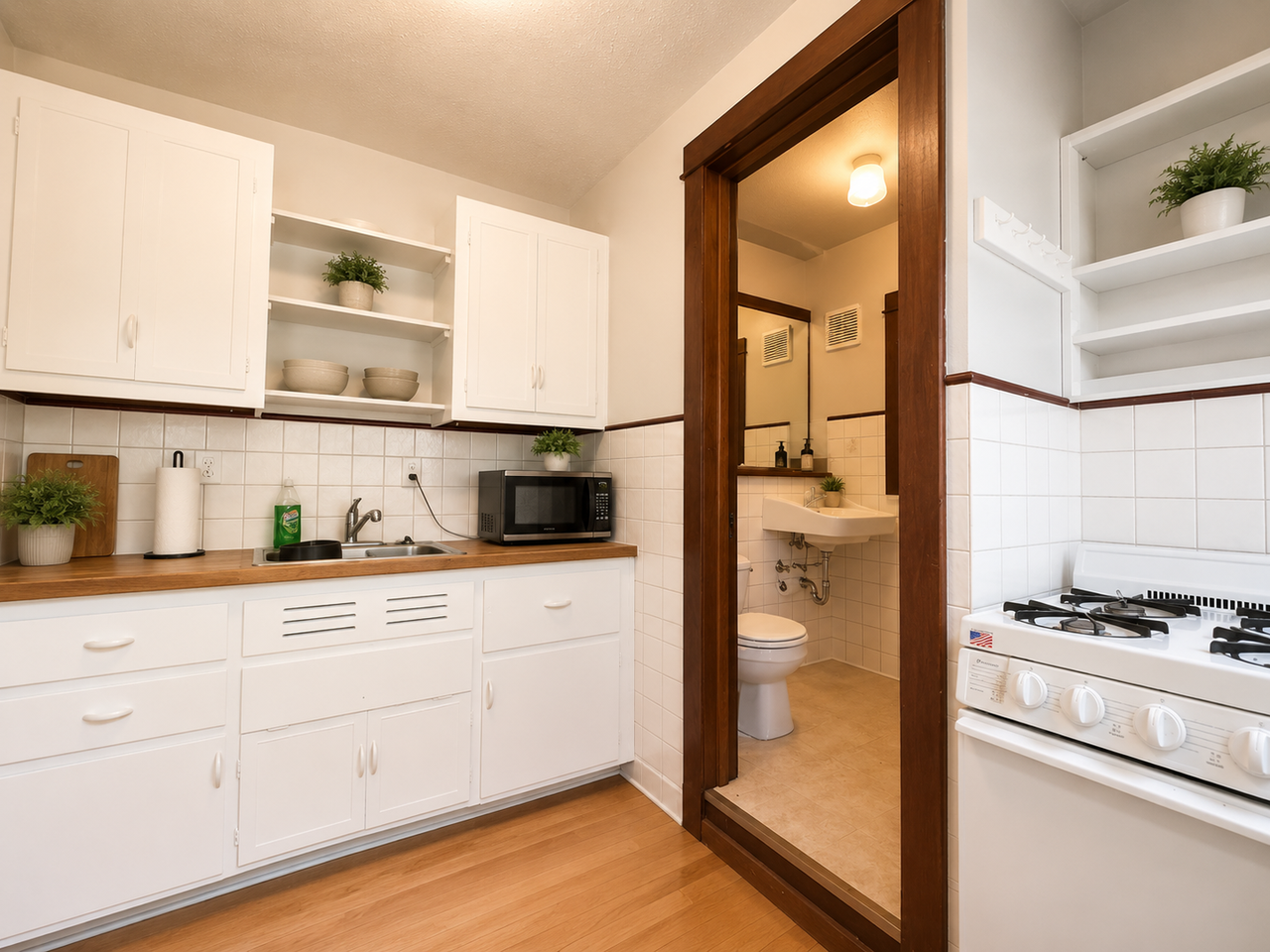 1719 Chadbourne Ave - Photo 3 of 12