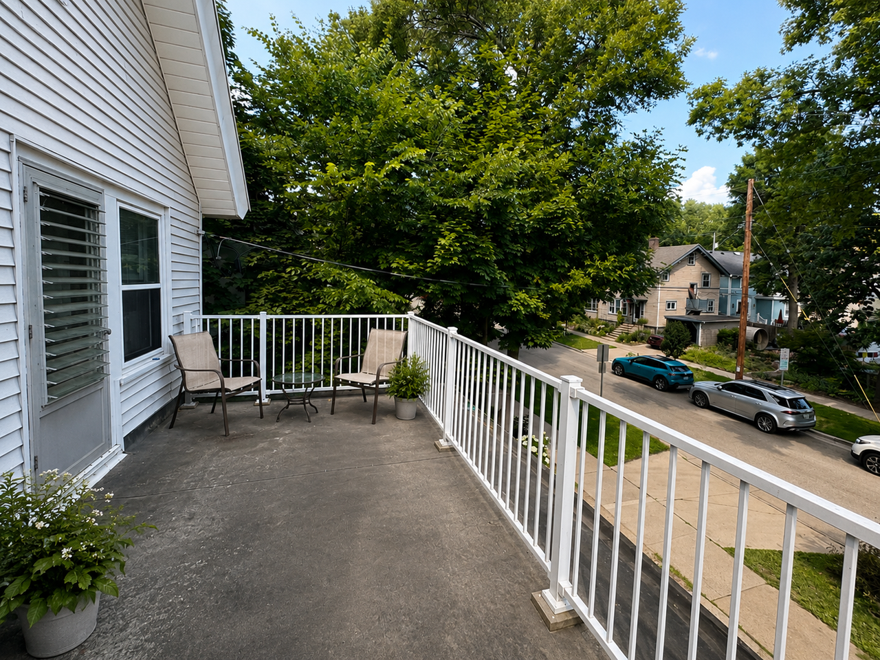 1719 Chadbourne Ave - Photo 5 of 12