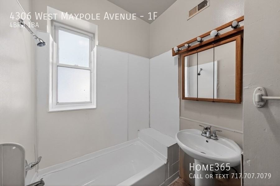 4306 W Maypole Ave #1F - Photo 6 of 10