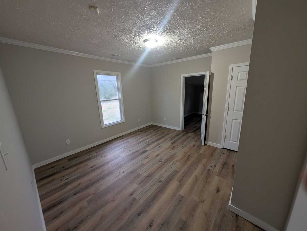 222 Lenoir Ave - Photo 3 of 8