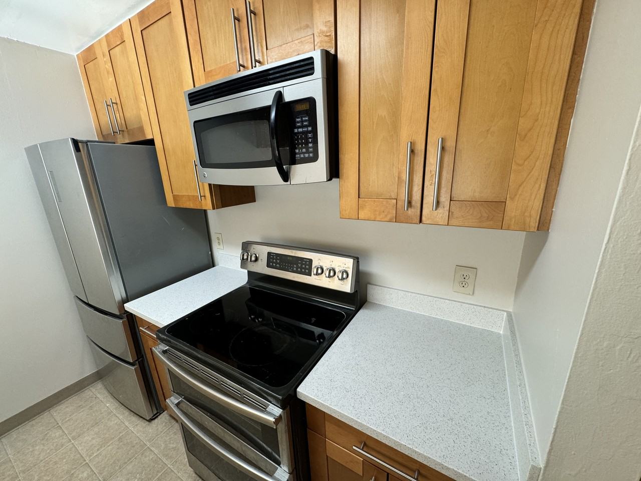 240 Hollis Ave #4 - Photo 3 of 22