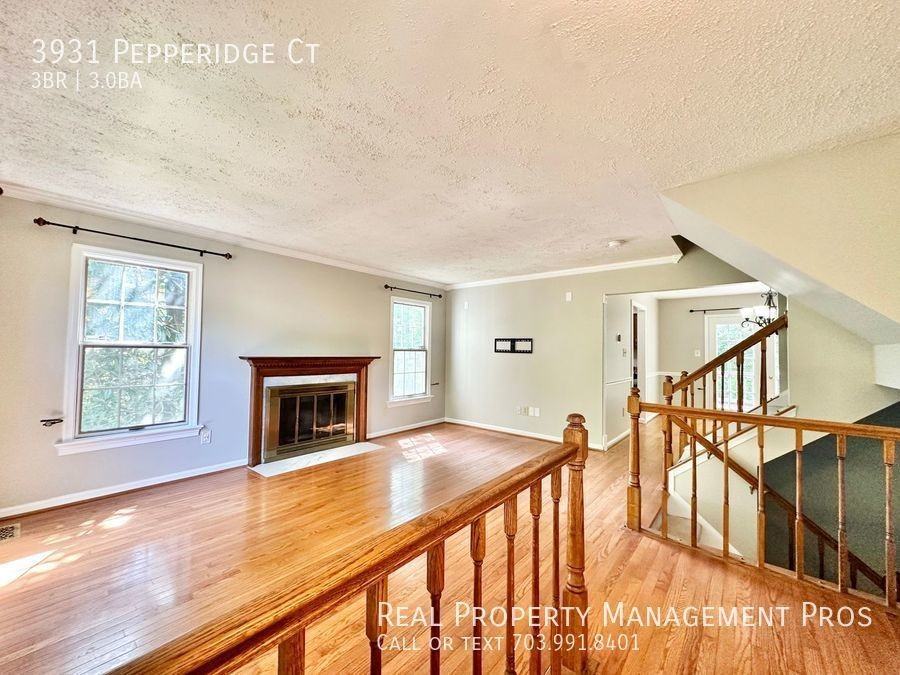3931 Pepperidge Ct - Photo 5 of 42