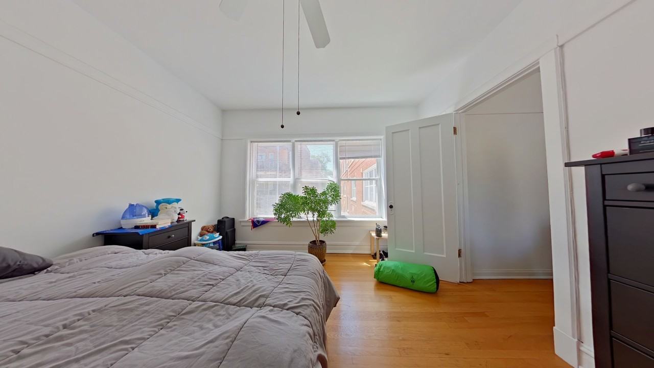 4649-53 Malden - Photo 4 of 17