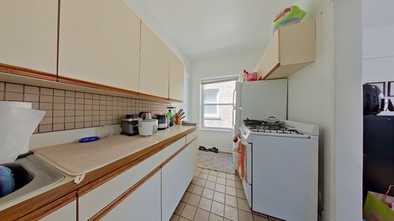 4649-53 Malden - Photo 6 of 17