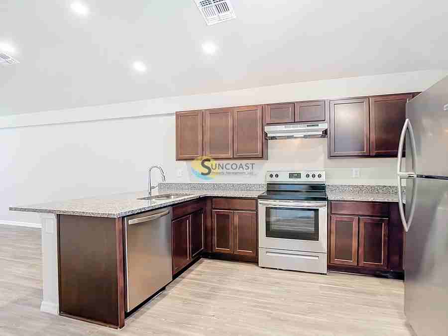 27220 Washington St - Photo 4 of 15