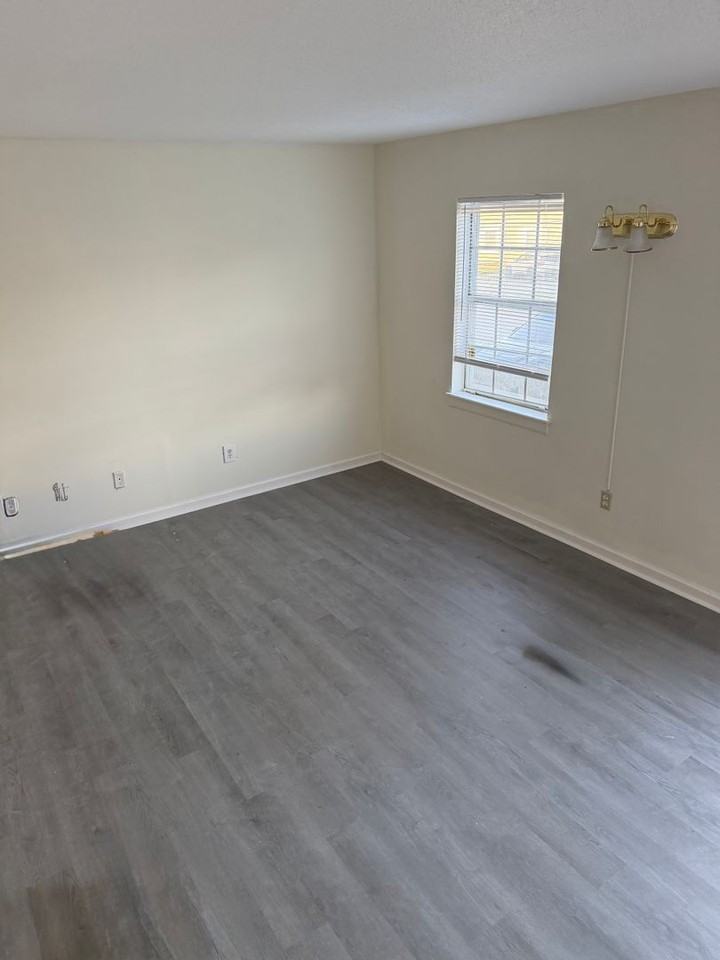 5735 Bramblegate Rd - Photo 2 of 10