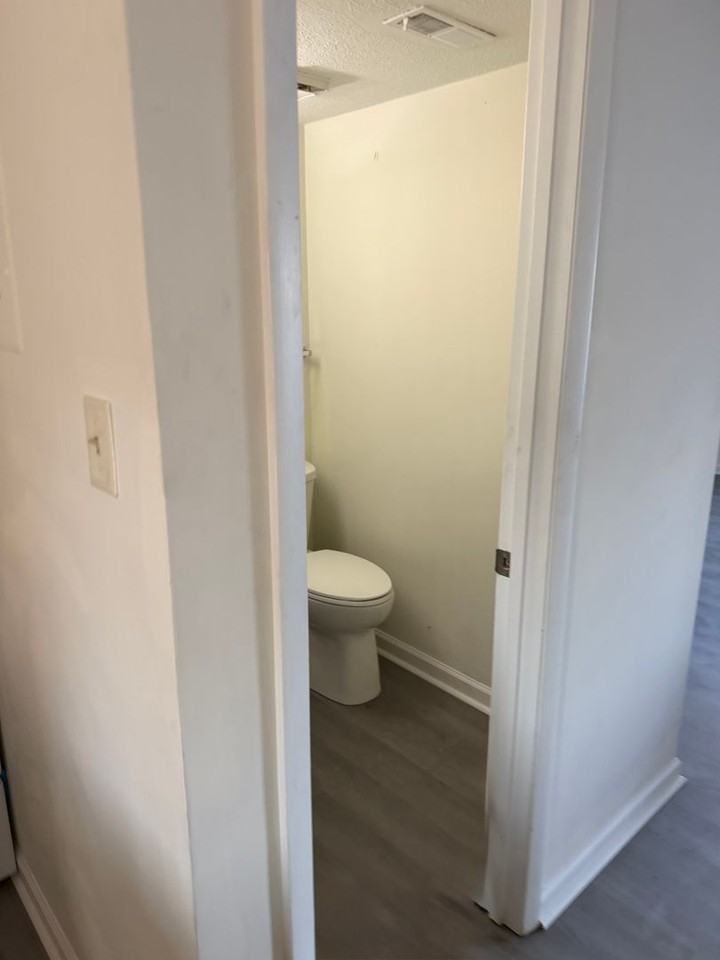 5735 Bramblegate Rd - Photo 5 of 10