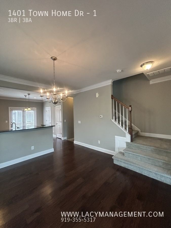 1401 Town Home Dr - Photo 4 of 27