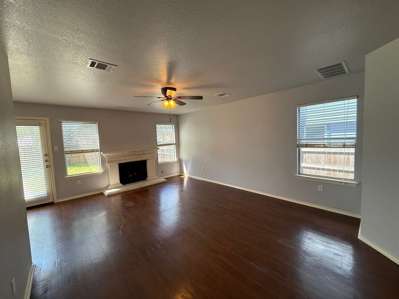 14704 Noya Dr - Photo 3 of 23